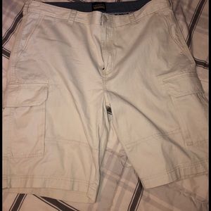 Cremieux cargo shorts NWT